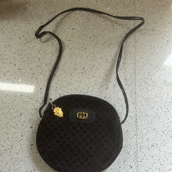 Gucci Handbags - Gucci vintage canteen crossbody, suede